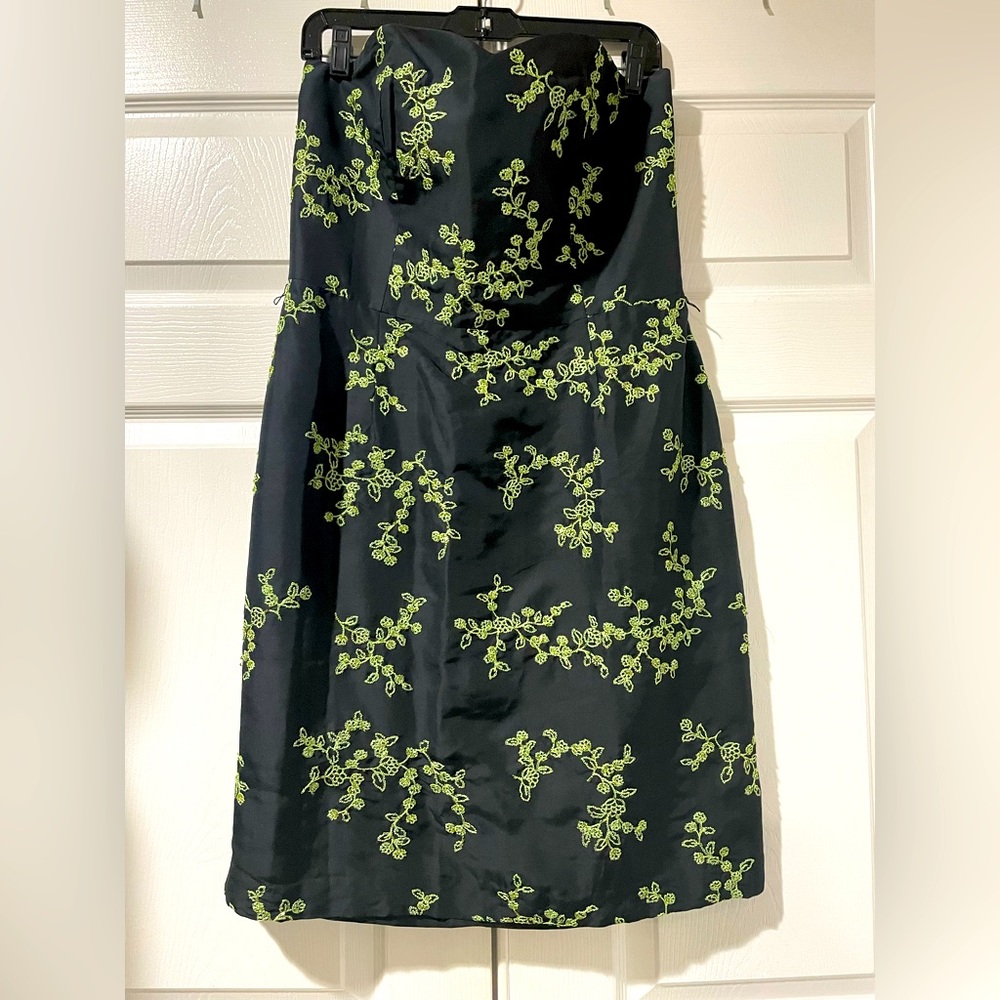 MICHELLE ANTONELLI BLACK W/GREEN EMBROIDERY SLEEVELESS 100 % SILK DRESS Sz-12